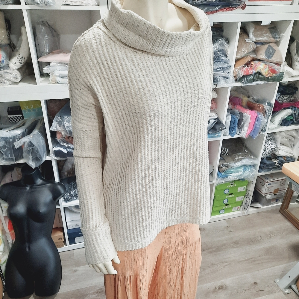 NEW Free People Juicy Long Sleeve Split Back Thermal Wafle Knit Oversized Top - Picture 1 of 14